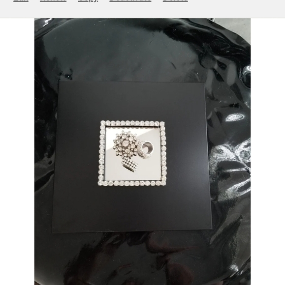 Black rhinestone wall mirror - Picture 4 of 9